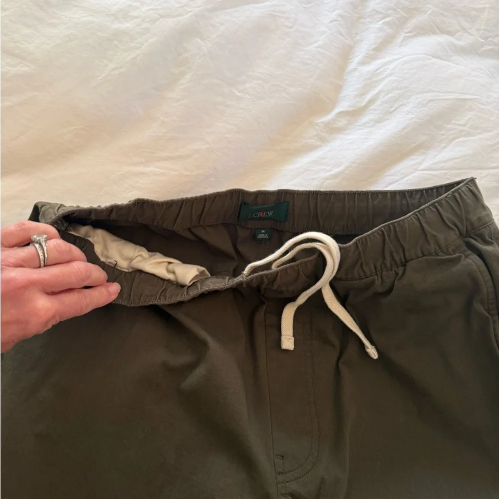 J Crew Men’s Olive drawstring pants never worn size medium